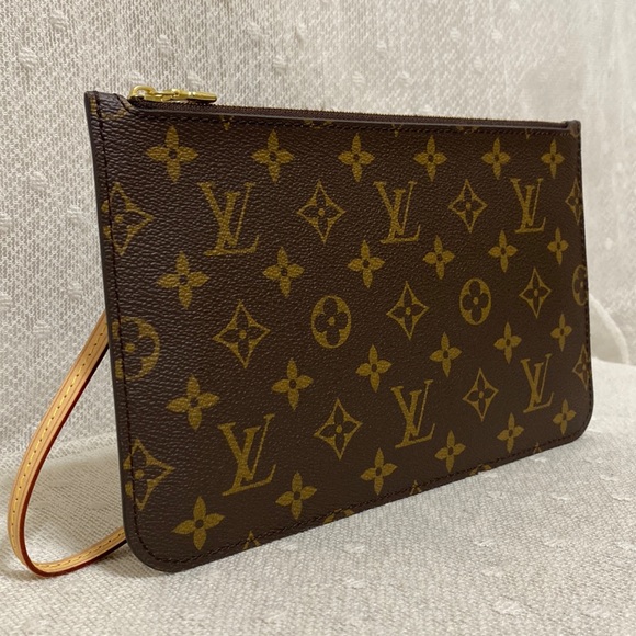Louis Vuitton Monogram Neo Neverfull GM with Pochette  Louis Vuitton Monogram Canvas Neverfull MM Pochette